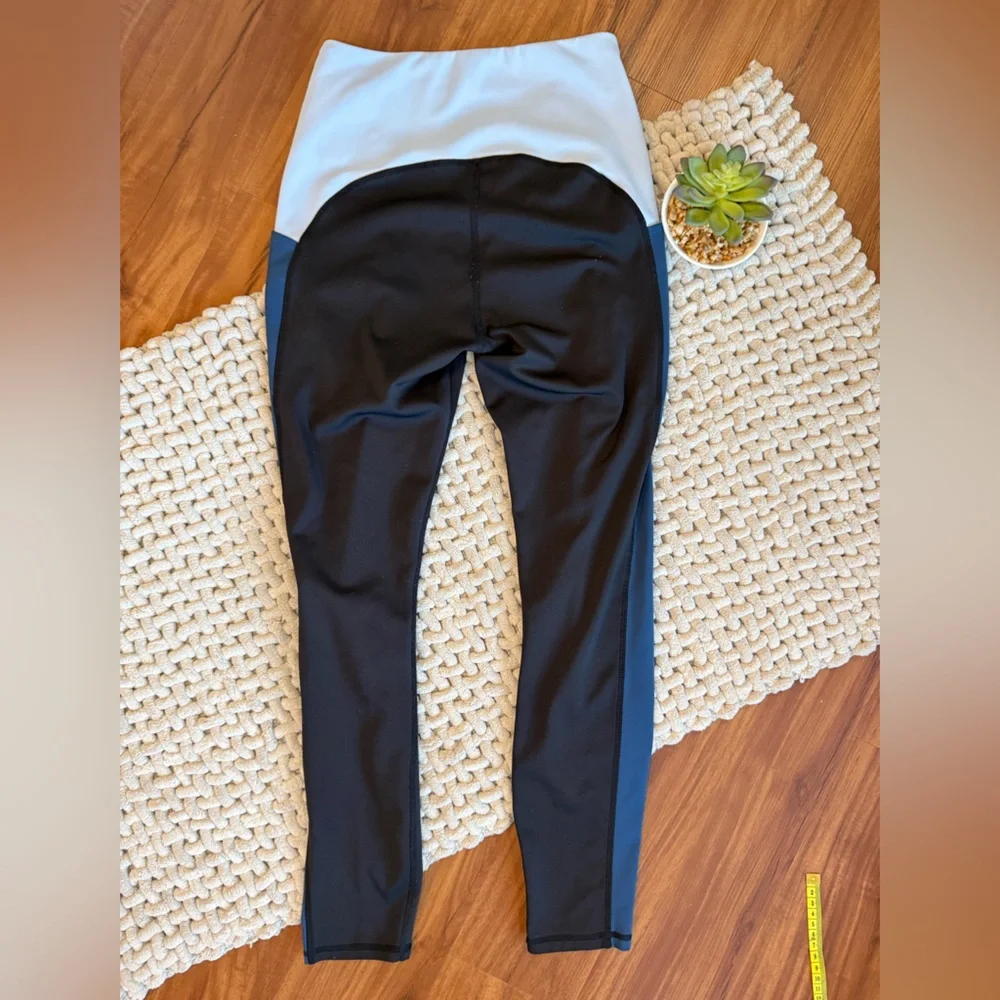 Move Theology | Women’s Colorblock Matching Legging and Bra Set | Small